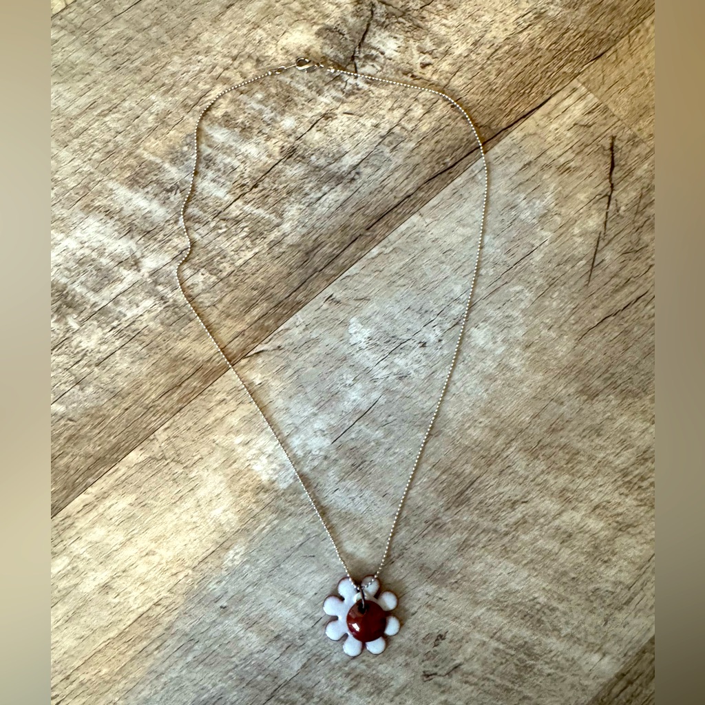 Fun Silver Tone Chain With Flower Pendant